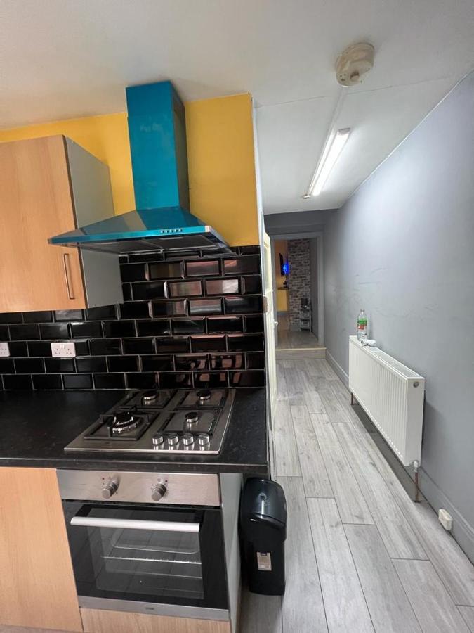 Апартаменти Nuns Moor Fully Equipped Kitchen Free Parking Netflix Ньюкасл-апон-Тайн Екстер'єр фото