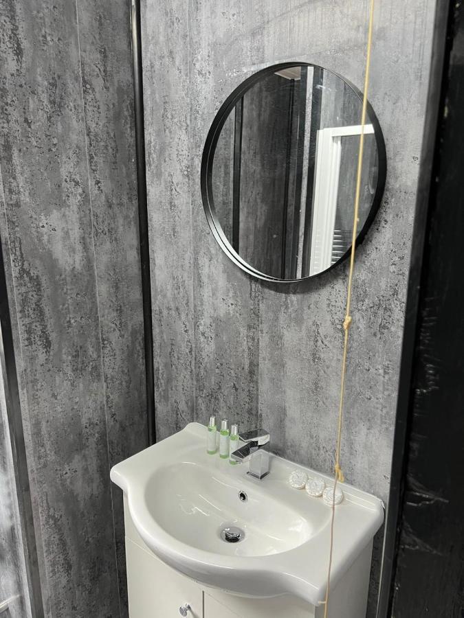 Апартаменти Nuns Moor Fully Equipped Kitchen Free Parking Netflix Ньюкасл-апон-Тайн Екстер'єр фото