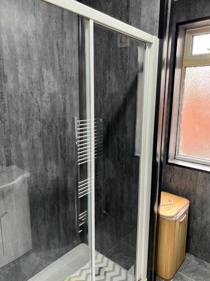 Апартаменти Nuns Moor Fully Equipped Kitchen Free Parking Netflix Ньюкасл-апон-Тайн Екстер'єр фото