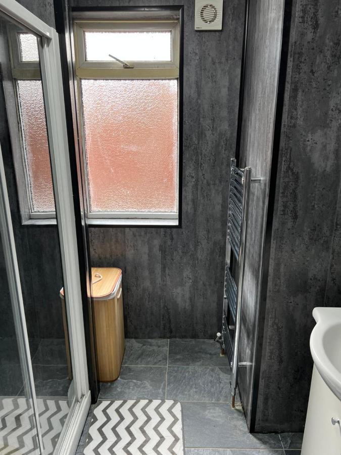 Апартаменти Nuns Moor Fully Equipped Kitchen Free Parking Netflix Ньюкасл-апон-Тайн Екстер'єр фото