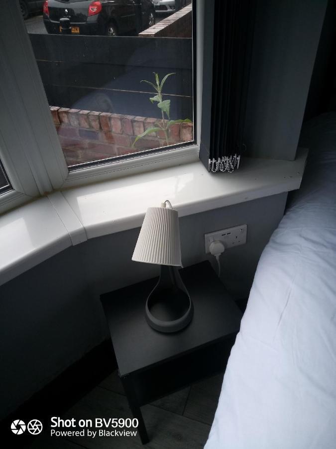Апартаменти Nuns Moor Fully Equipped Kitchen Free Parking Netflix Ньюкасл-апон-Тайн Екстер'єр фото